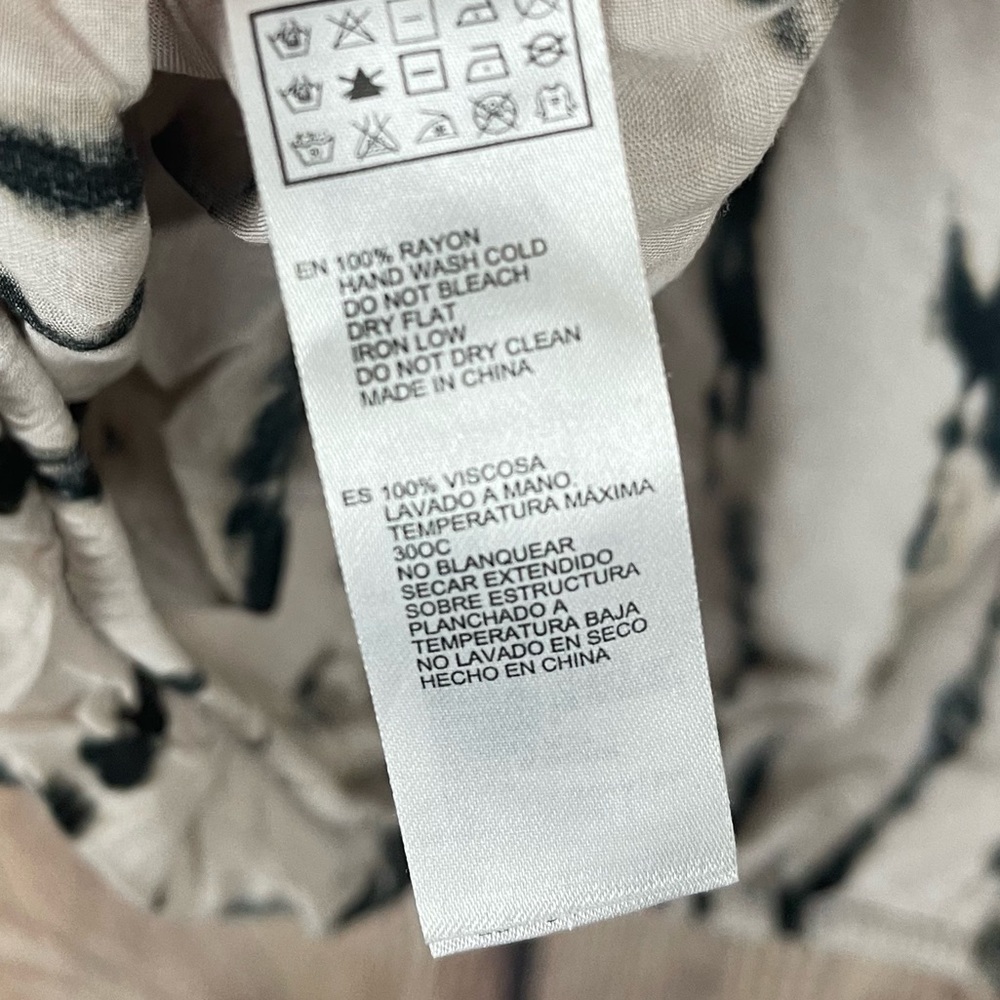 FOREVER 21 TIE DYE FAUX WRAP TOP BLACK & WHITE - Picture 6 of 7